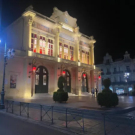 Apartment Grand De 100m2 -allee Paul Riquet - 4chambres - Wifi- Tv Connectee Beziers