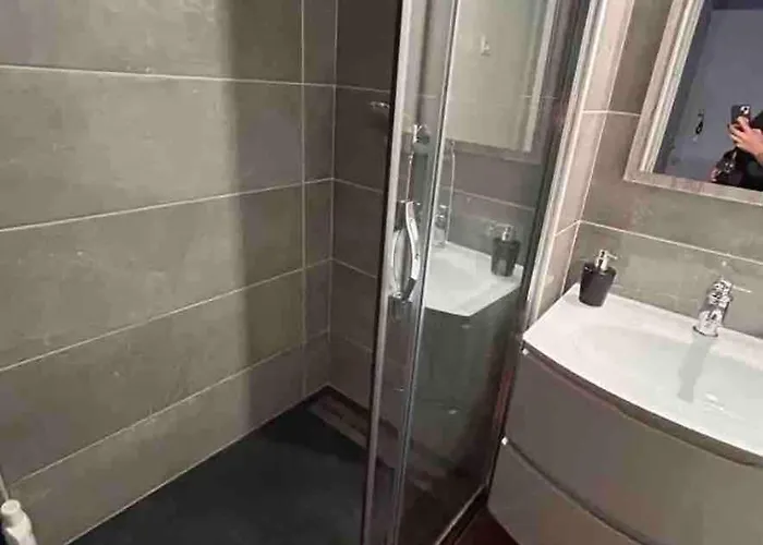 Grand De 100m2 -allee Paul Riquet - 4chambres - Wifi- Tv Connectee Apartman Béziers